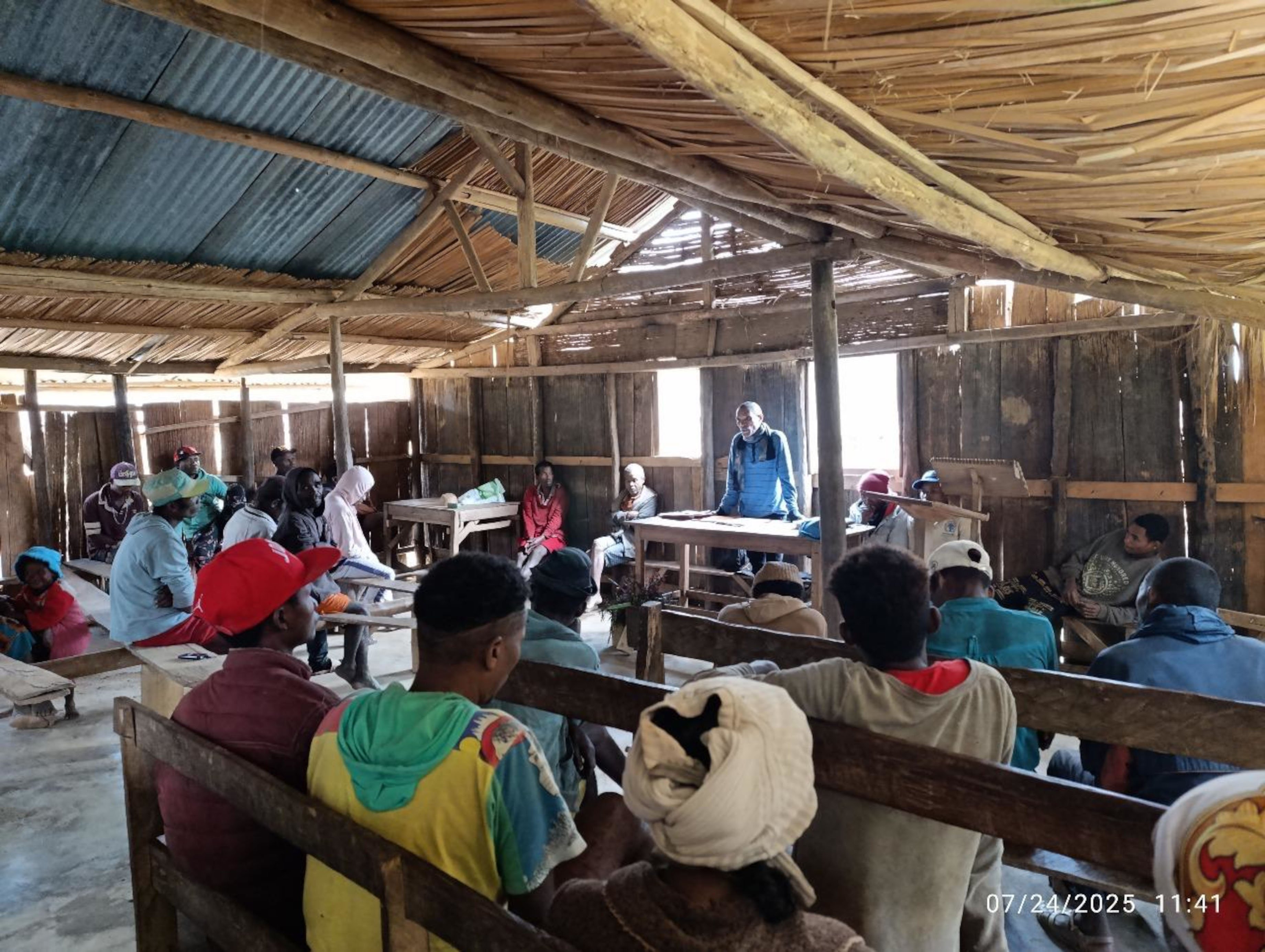 Meeting attendees, Ampasimazava (2)